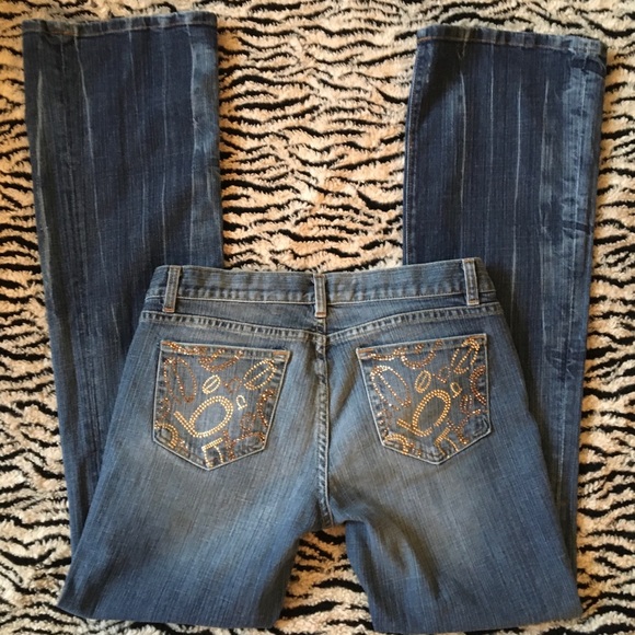 bebe Denim - 🔆SOLD🔆 bebe Jeans w/ embroiled back pockets